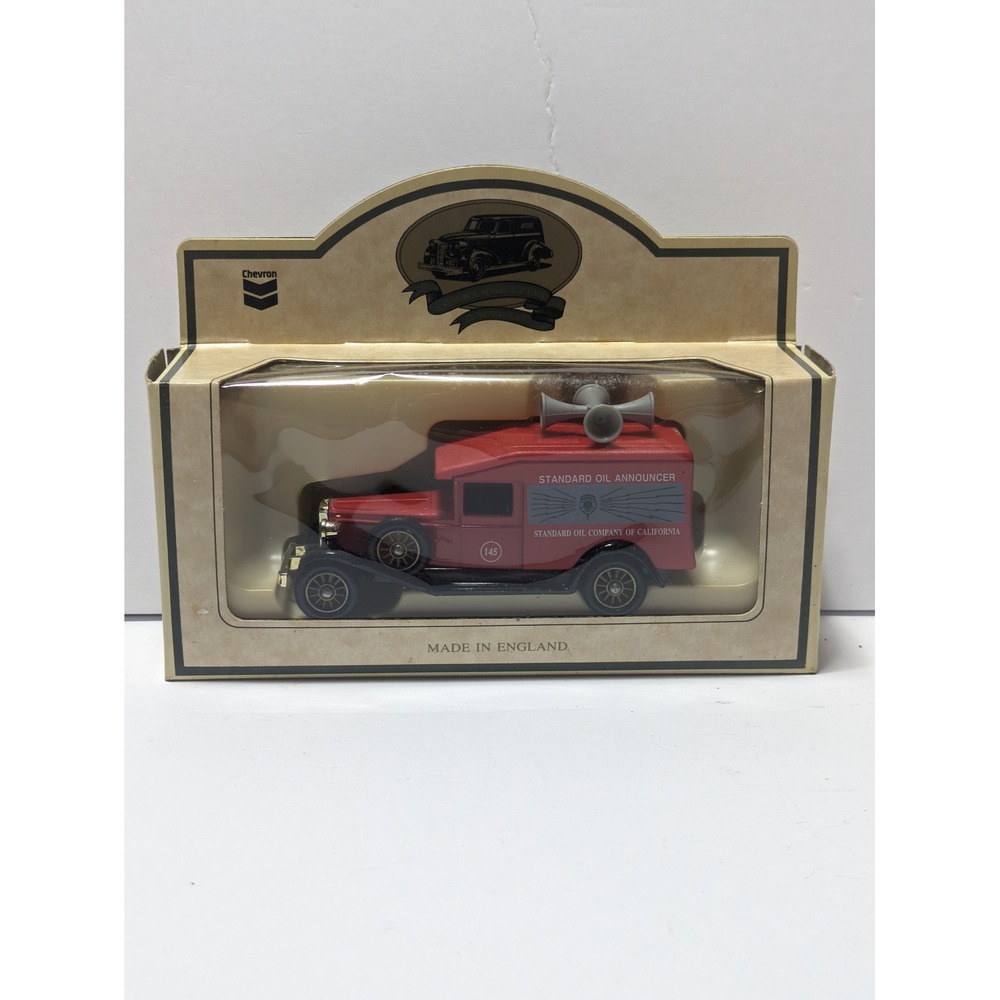 Chevron Lledo Standard Oil Announcer Car Die-Cast Metal Replica Red England